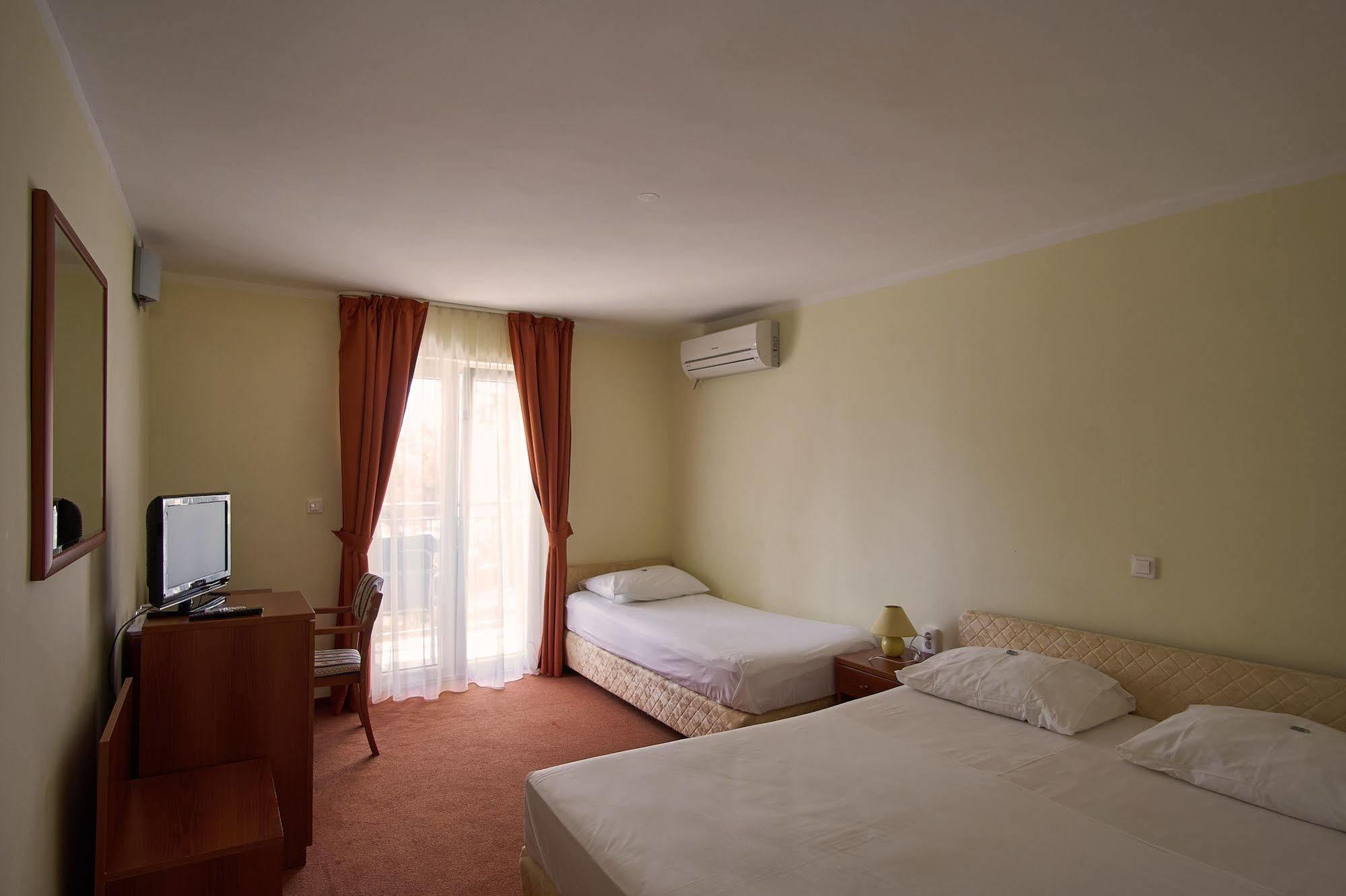 Hotel Vila Ružica - depandanse Crikvenica Exterior foto